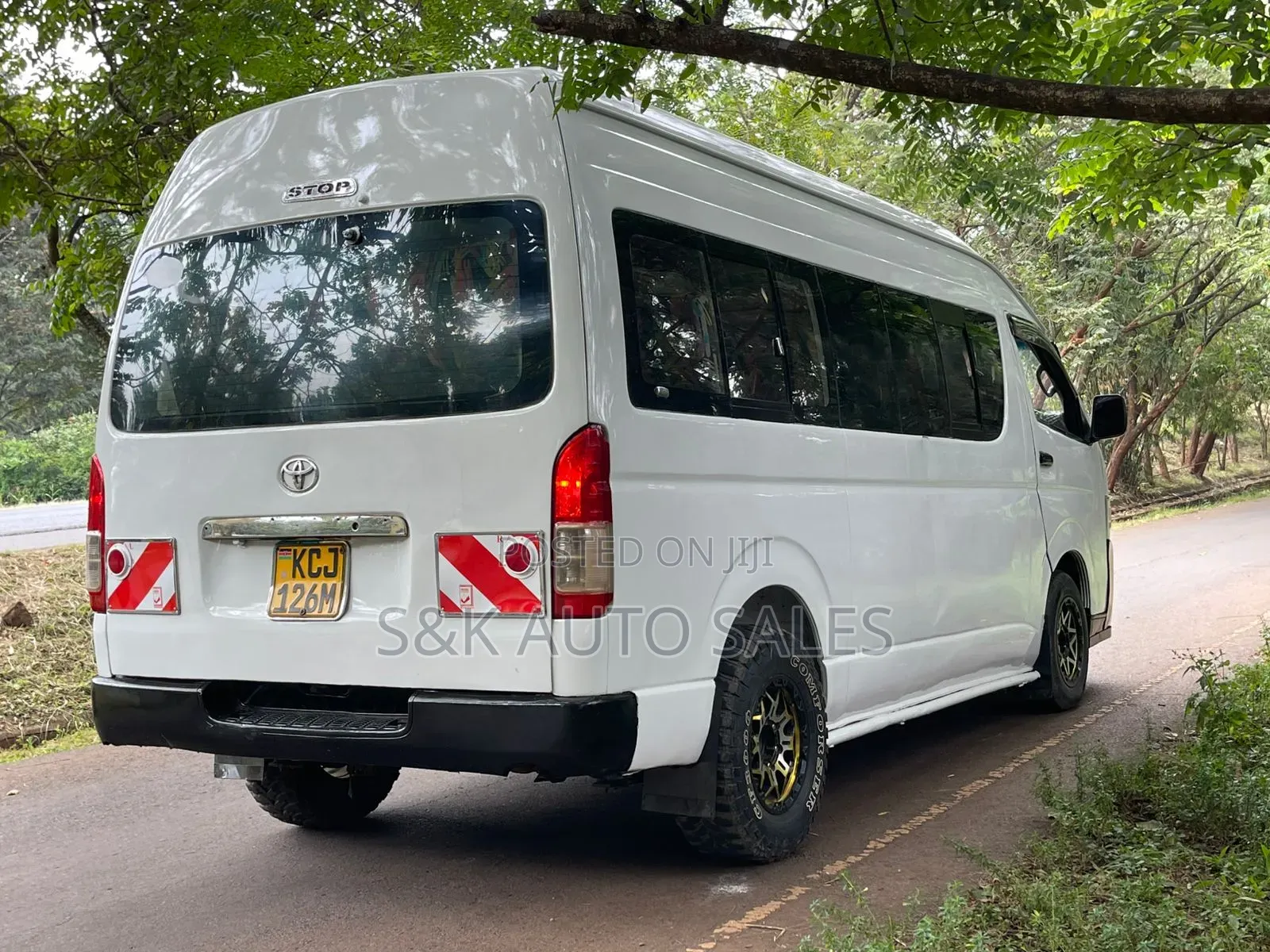 Toyota HiAce 2011 White