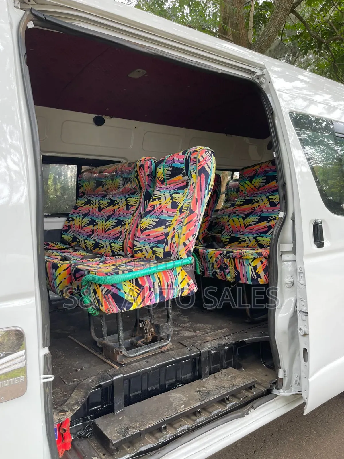 Toyota HiAce 2011 White
