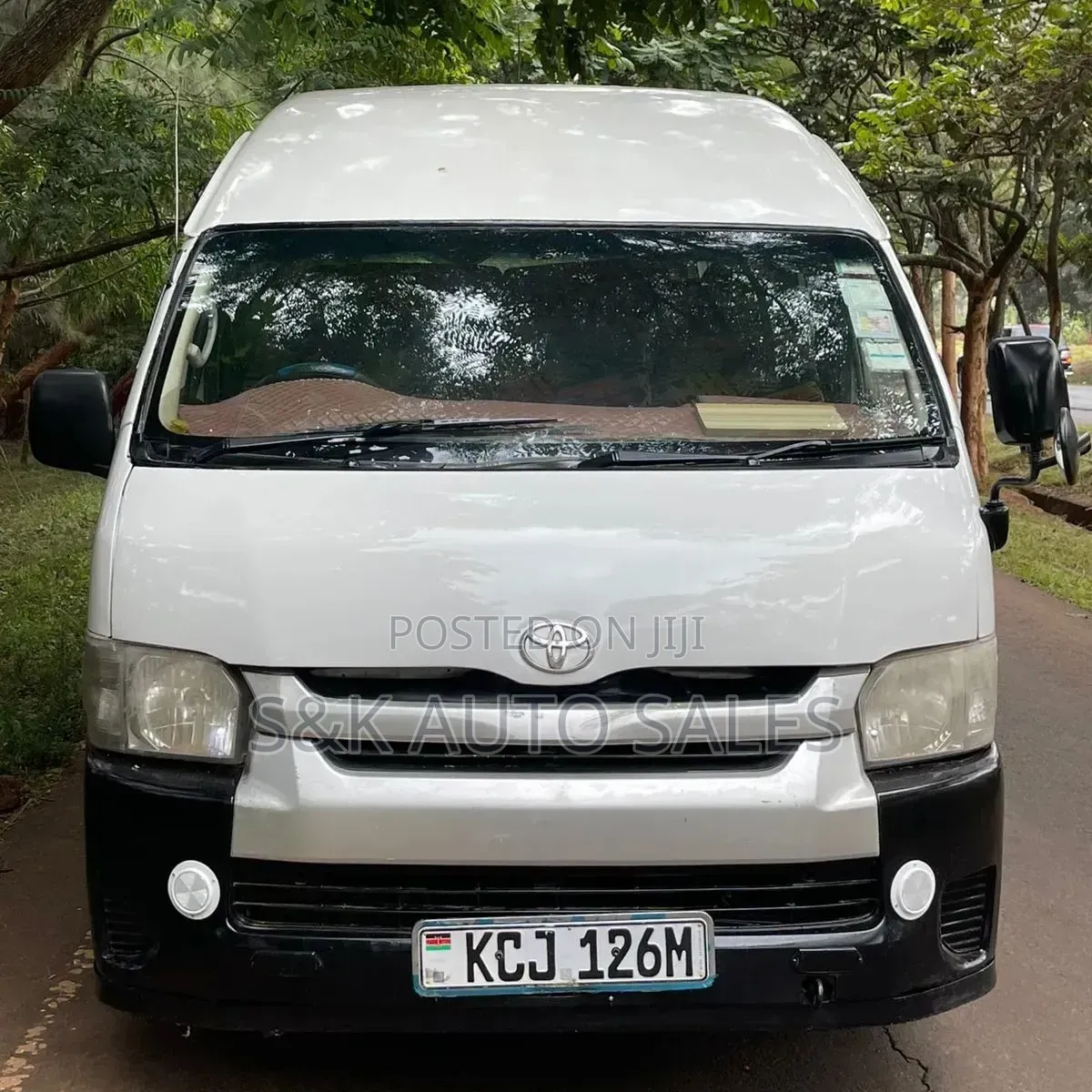 Toyota HiAce 2011 White