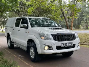 Toyota Hilux 2014 White