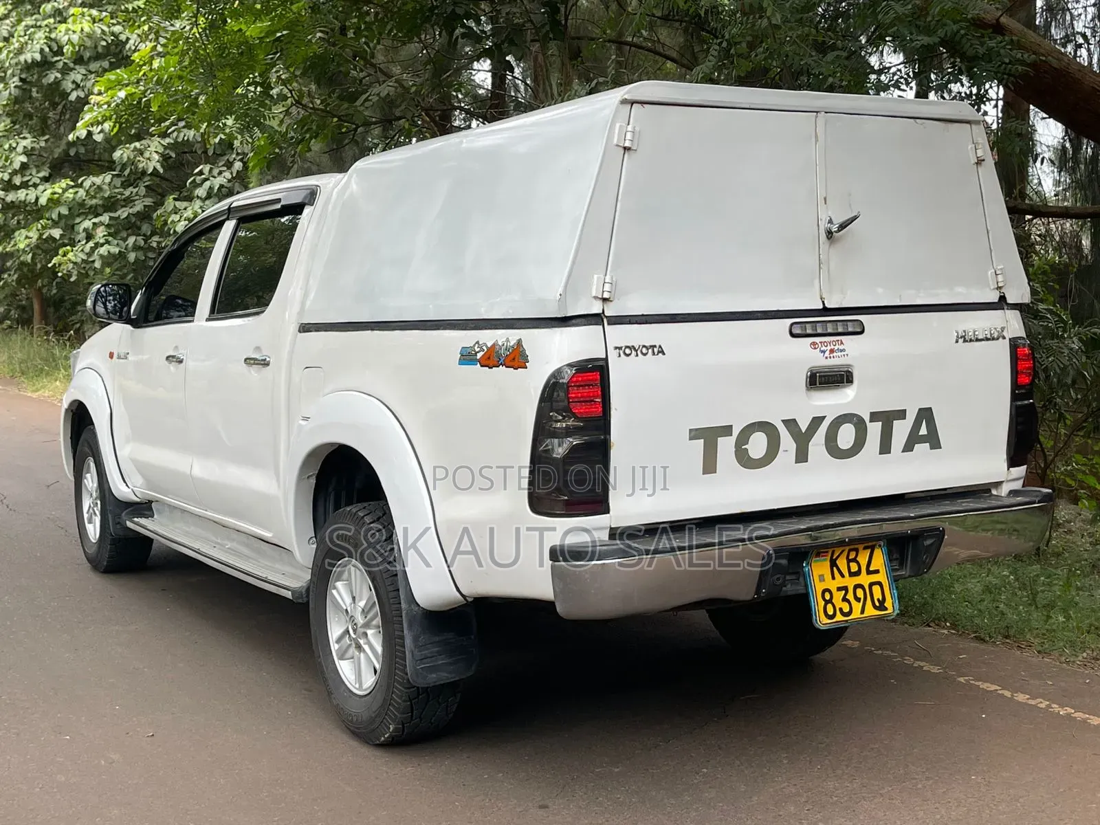 Toyota Hilux 2014 White