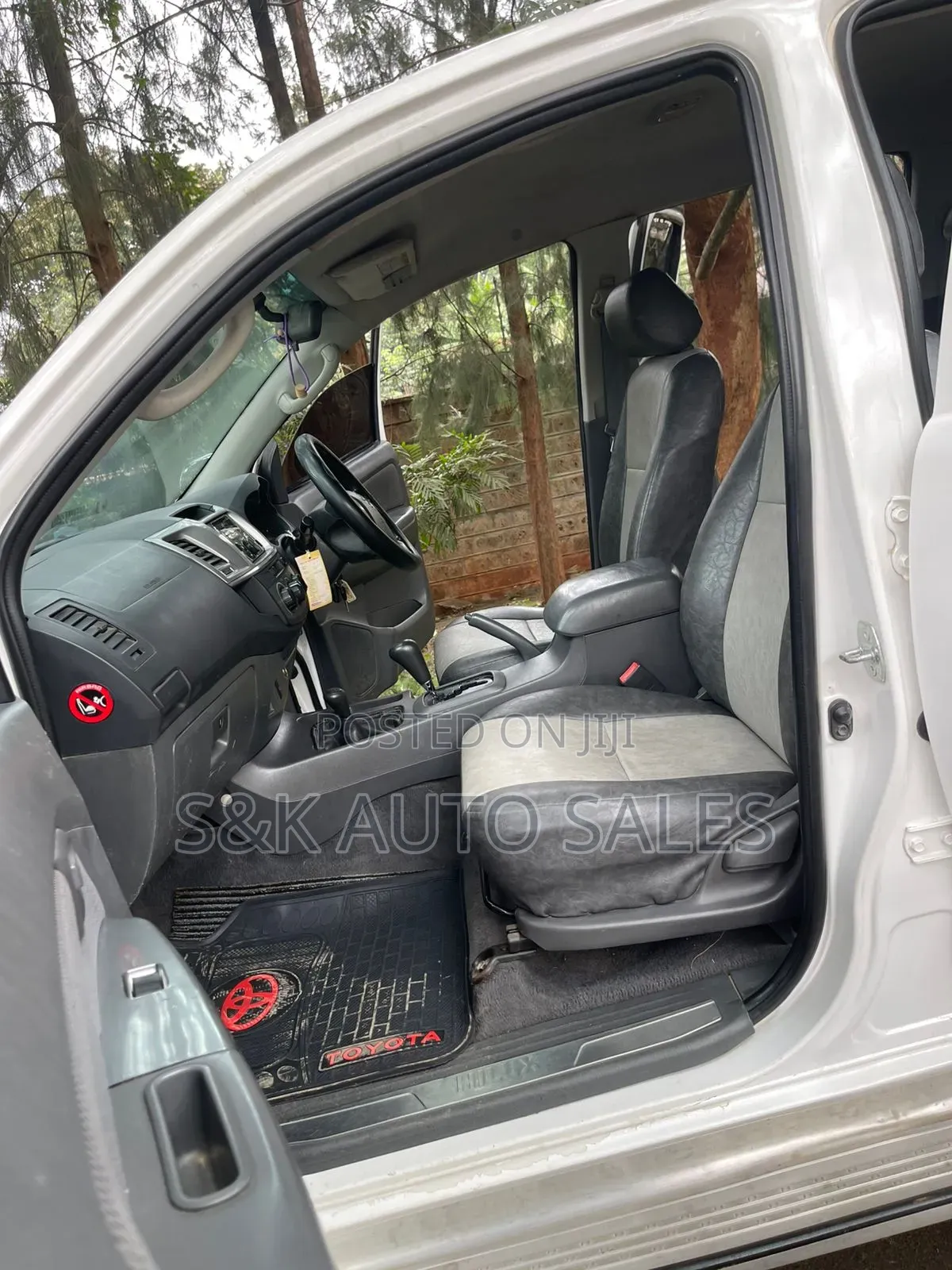 Toyota Hilux 2014 White