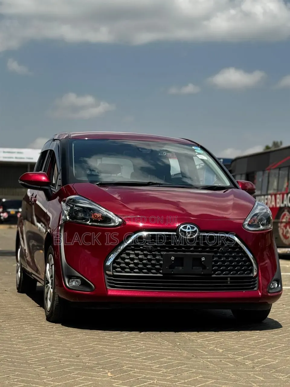 Toyota Sienta 2020 Red