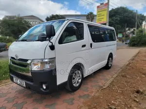 Toyota HiAce 2015 White
