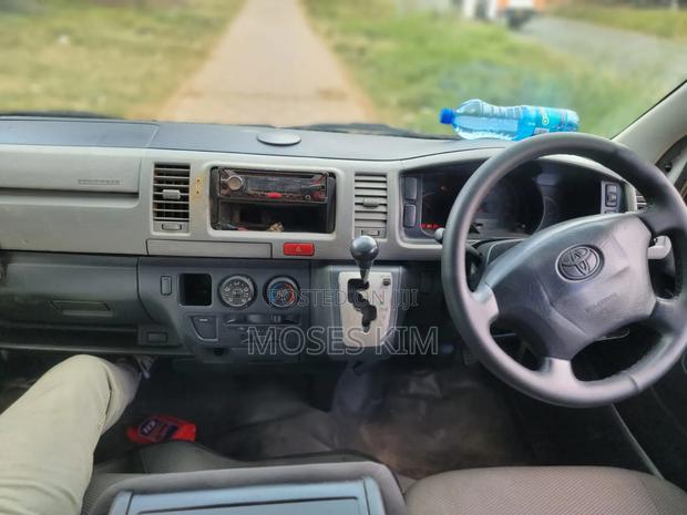 Toyota HiAce 2015 White - thumbnail 3