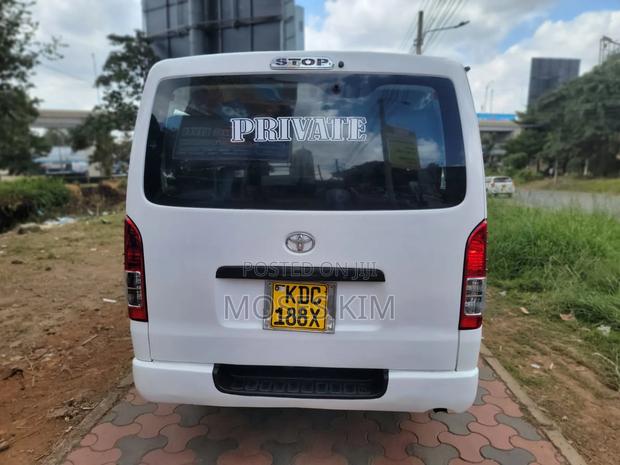 Toyota HiAce 2015 White - thumbnail 4