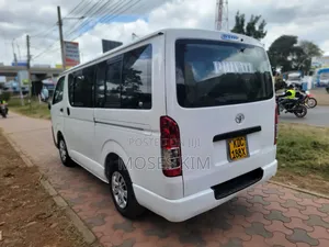 Toyota HiAce 2015 White