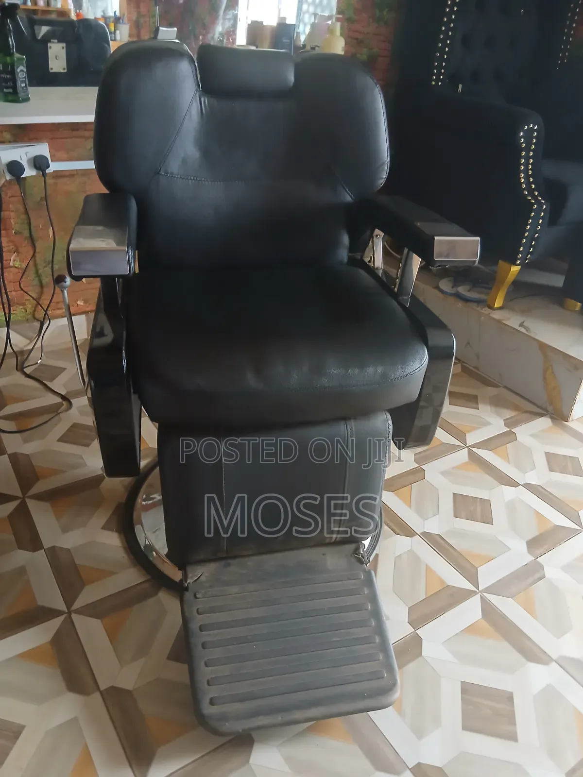 Jumbo Barber Chair