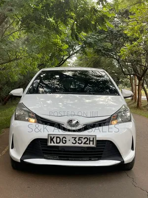 Toyota Vitz 2014 White