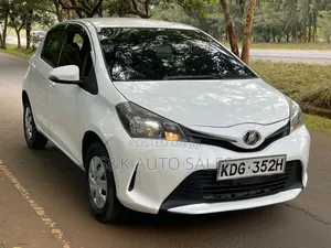 Toyota Vitz 2014 White
