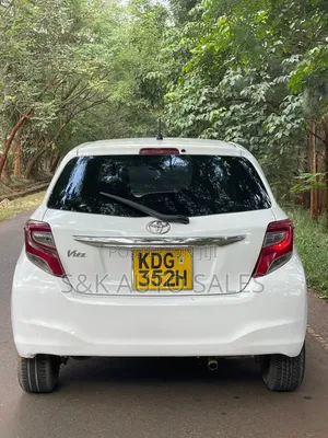 Toyota Vitz 2014 White