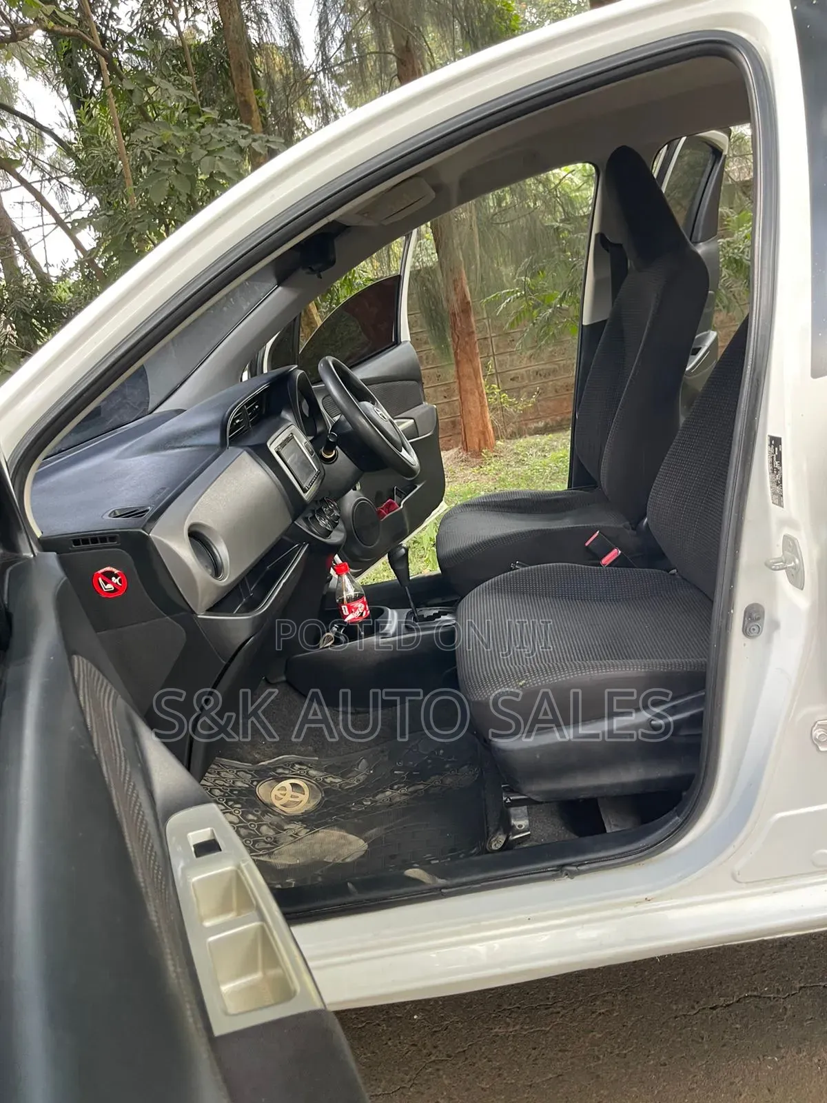 Toyota Vitz 2014 White