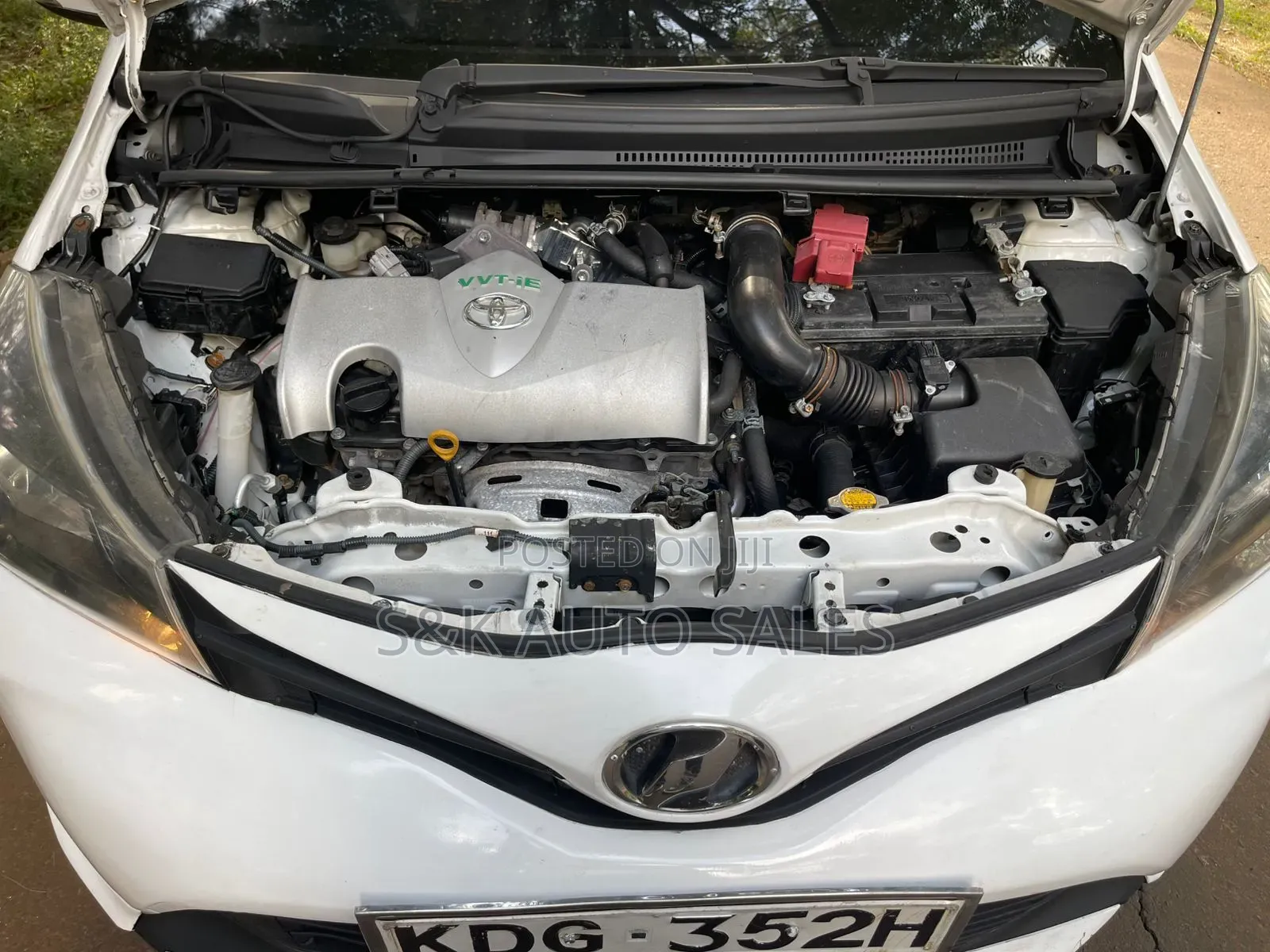 Toyota Vitz 2014 White