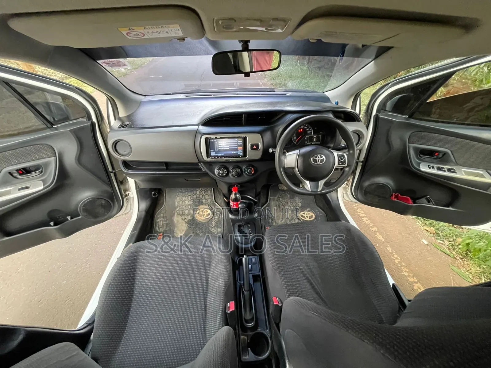 Toyota Vitz 2014 White
