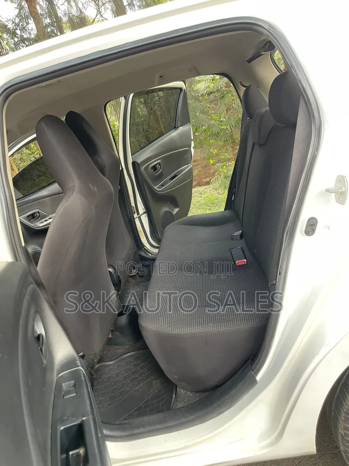 Toyota Vitz 2014 White
