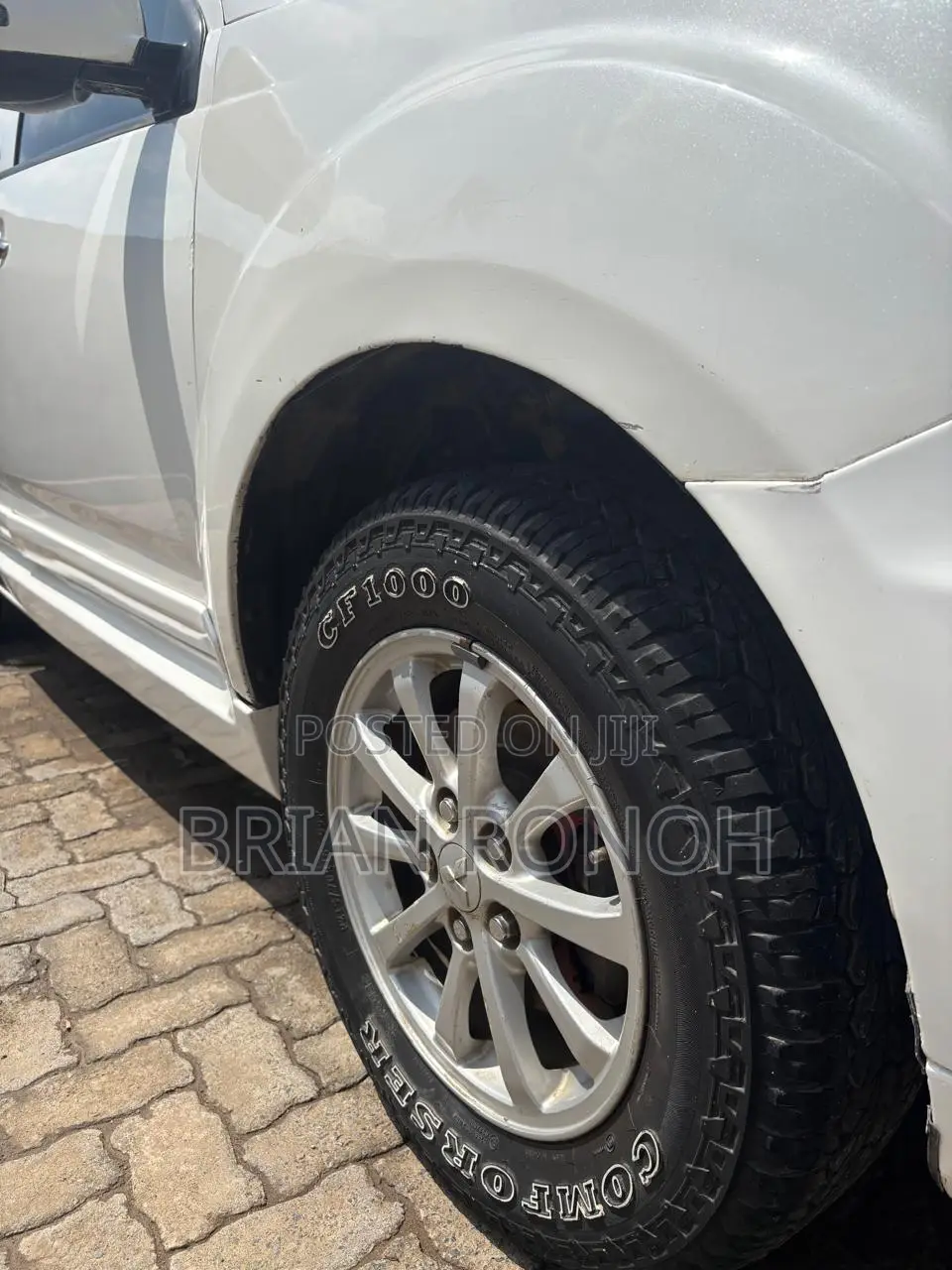 Mitsubishi Outlander 2011 White