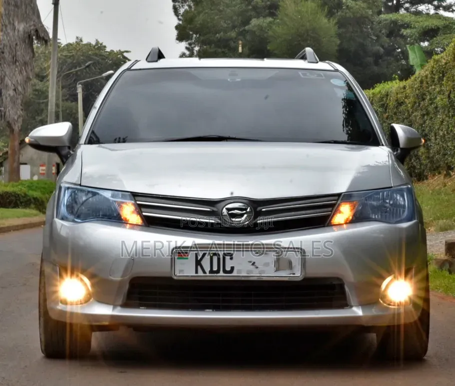 Toyota Corolla Fielder 2014 Silver