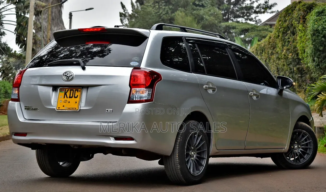 Toyota Corolla Fielder 2014 Silver