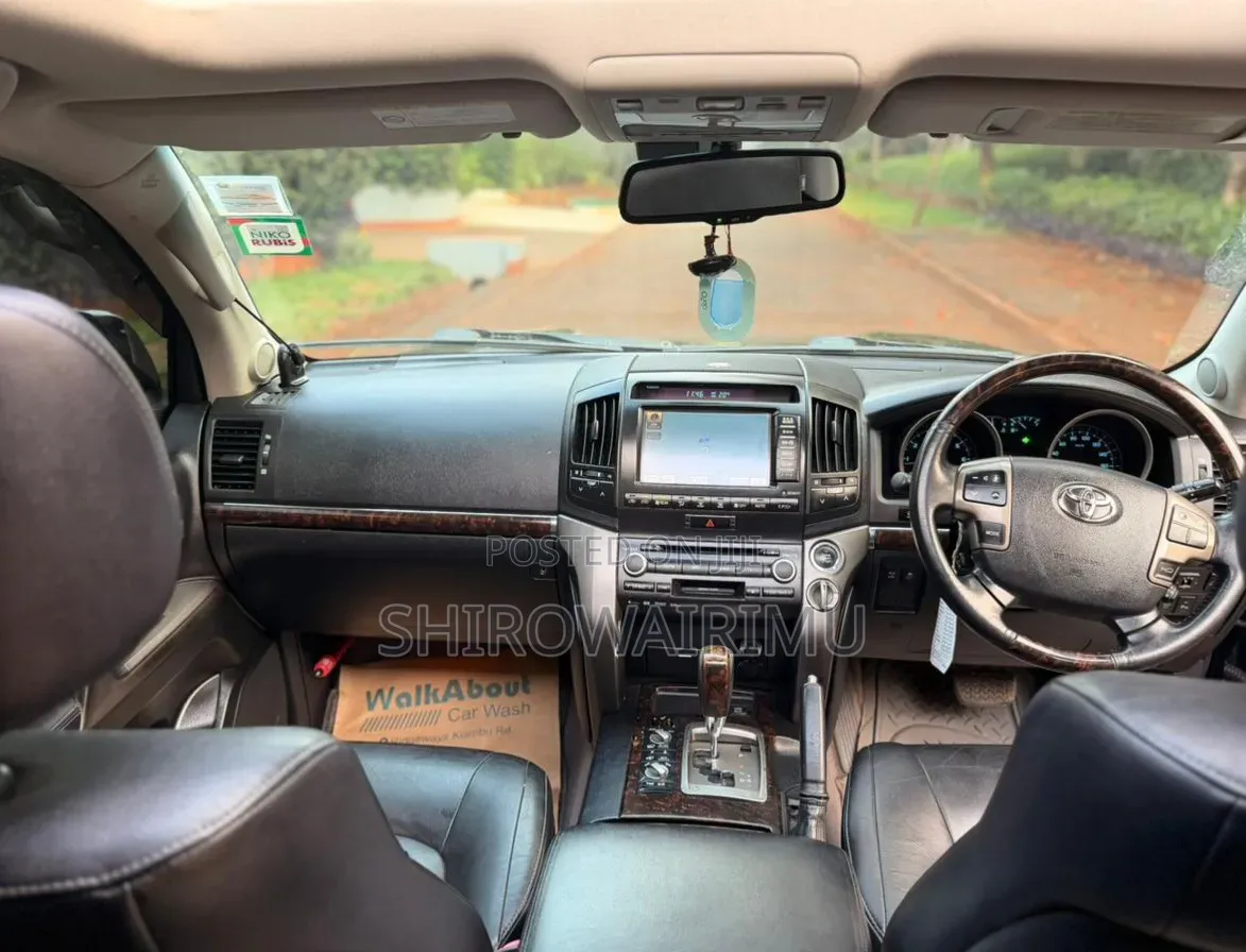 Toyota Land Cruiser 2011 Black