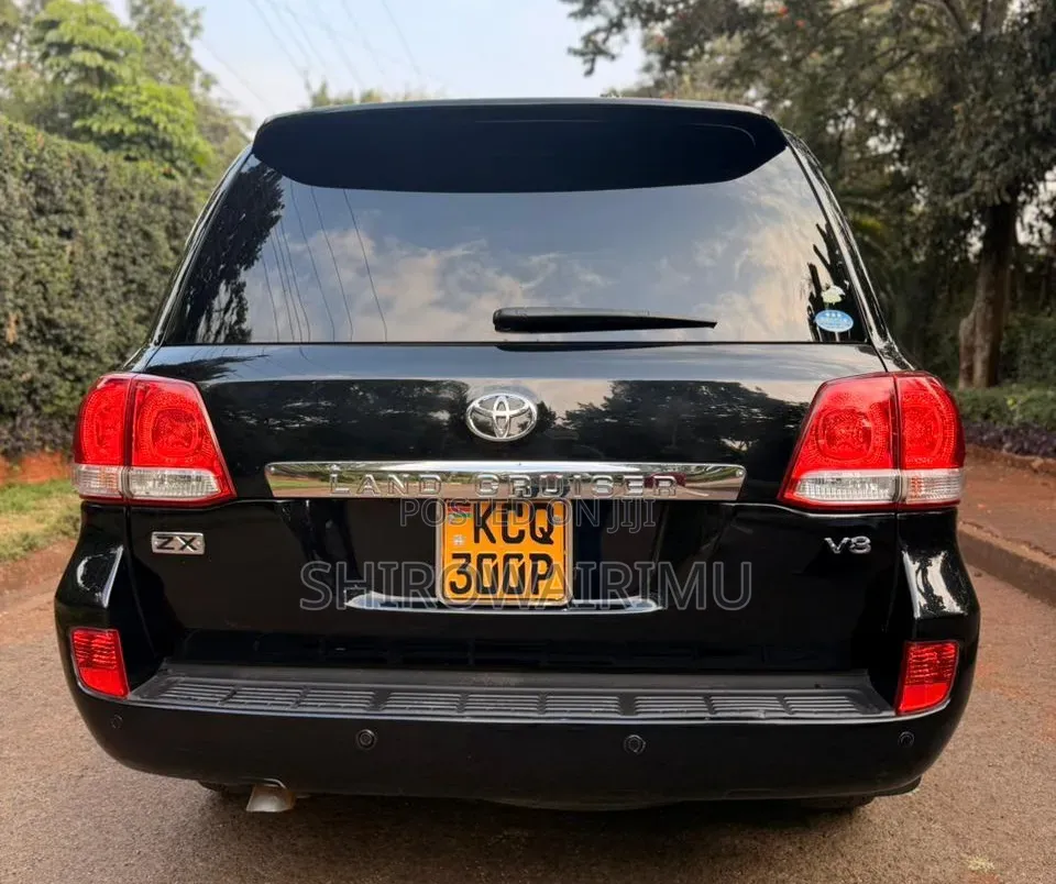 Toyota Land Cruiser 2011 Black
