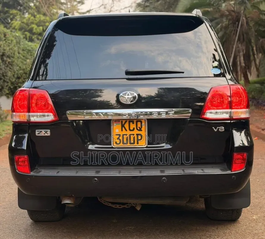 Toyota Land Cruiser 2011 Black