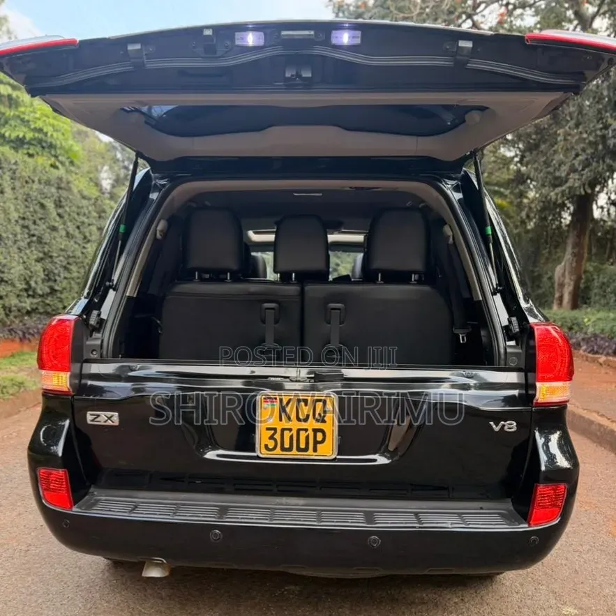 Toyota Land Cruiser 2011 Black