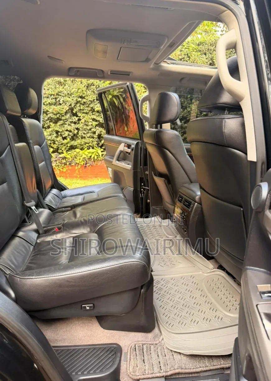 Toyota Land Cruiser 2011 Black