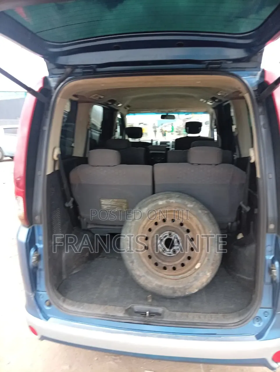 Nissan Serena 2011 Blue