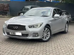 Nissan Skyline 2015 Silver