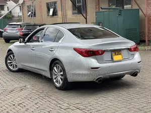 Nissan Skyline 2015 Silver