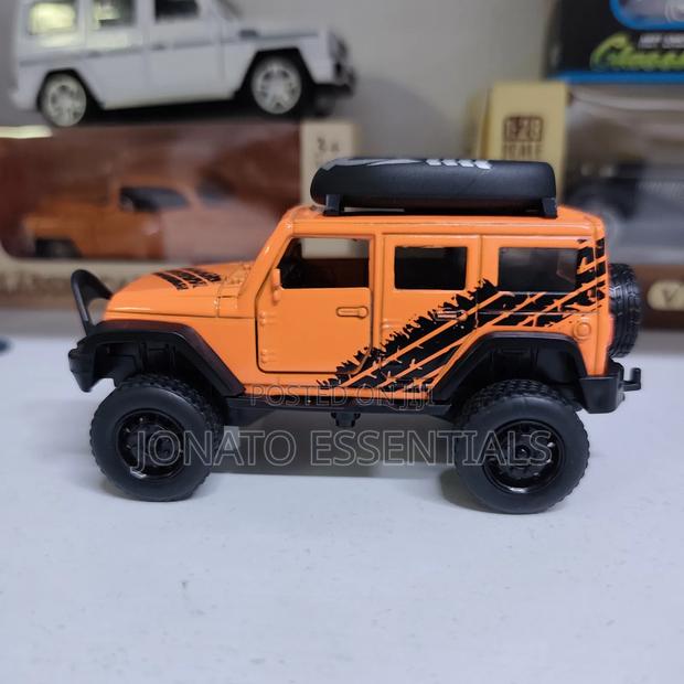 Diecast Jeep Wrangler Toy Car Metallic Model Off-Road - thumbnail 2