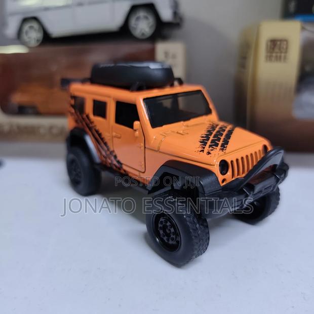 Diecast Jeep Wrangler Toy Car Metallic Model Off-Road - thumbnail 3