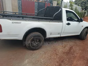 Isuzu D-MAX 2012 White