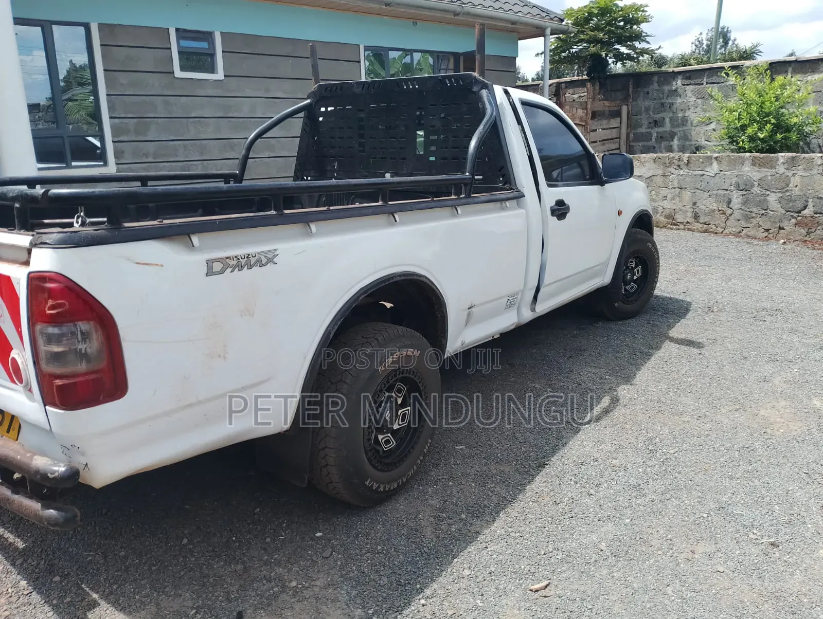 Isuzu D-MAX 2012 White
