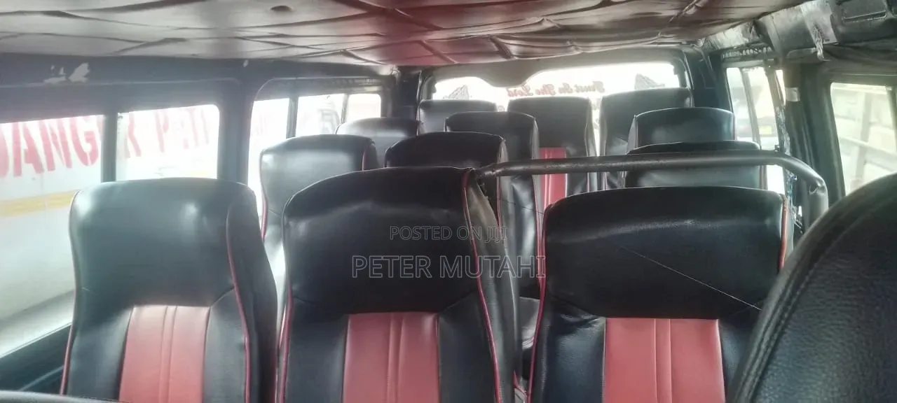 Toyota HiAce 2006 Blue