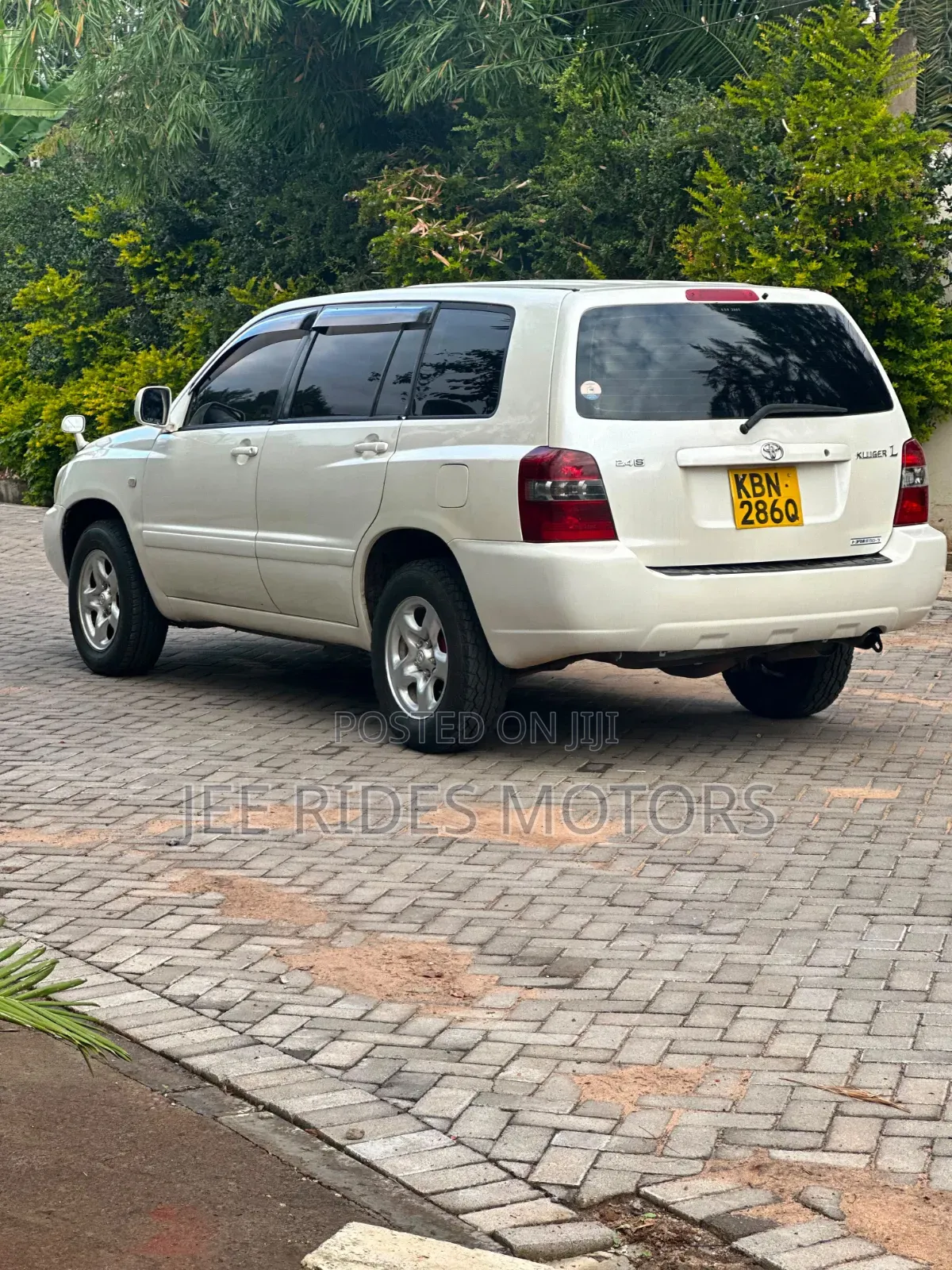 Toyota Kluger 2004 White