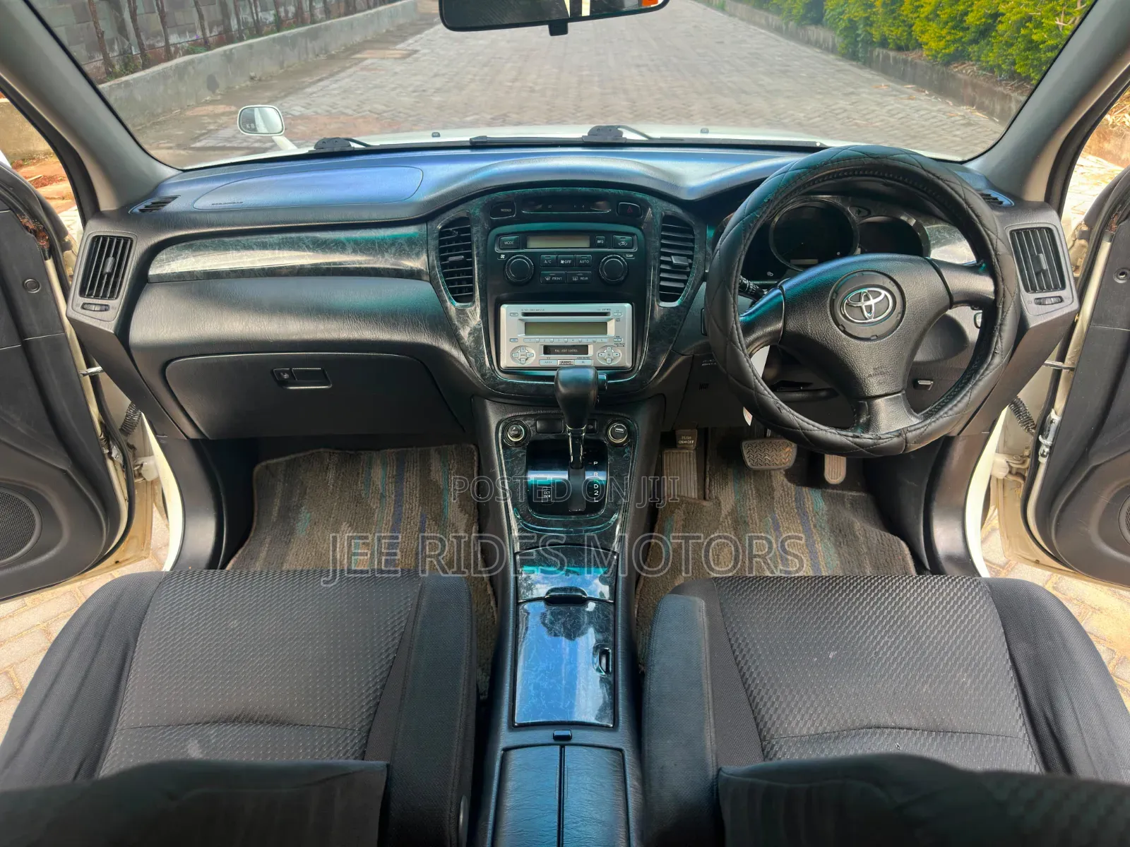 Toyota Kluger 2004 White