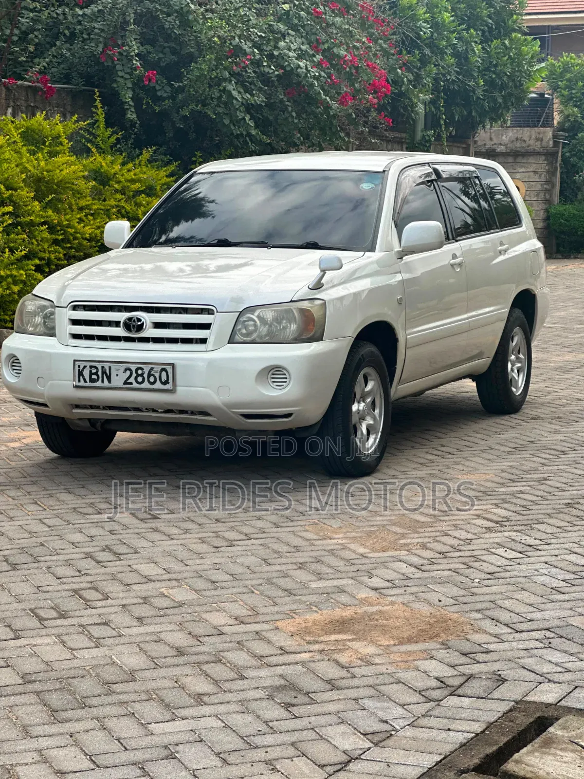 Toyota Kluger 2004 White