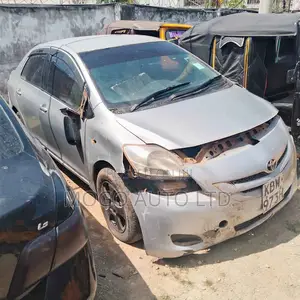 Toyota Belta 2006 Silver