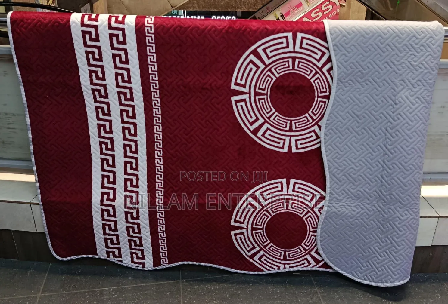 Quality Smooth Luxury Ultra Warm Weighted Bed Covers*