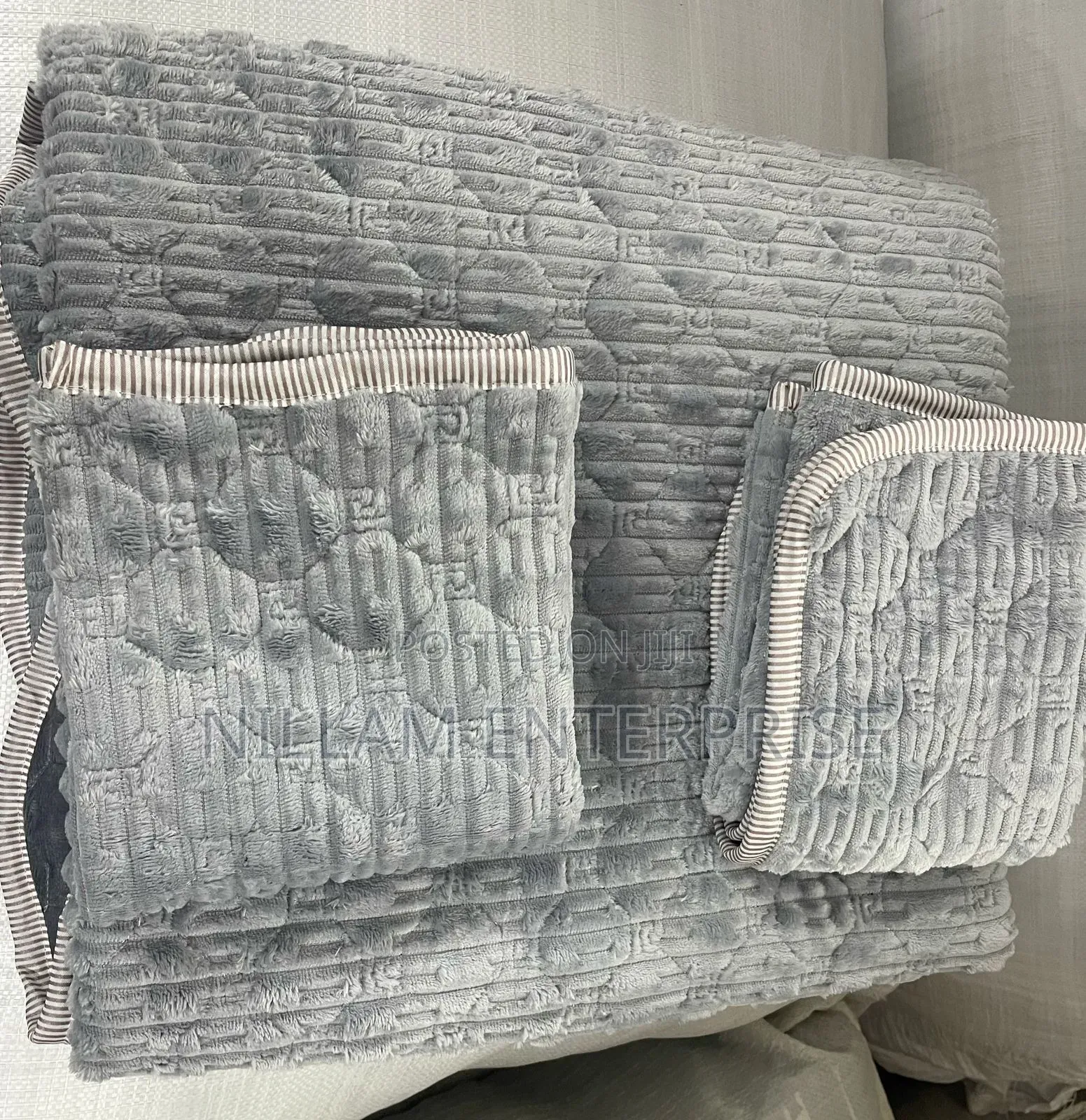 Quality Smooth Luxury Ultra Warm Weighted Bed Covers*