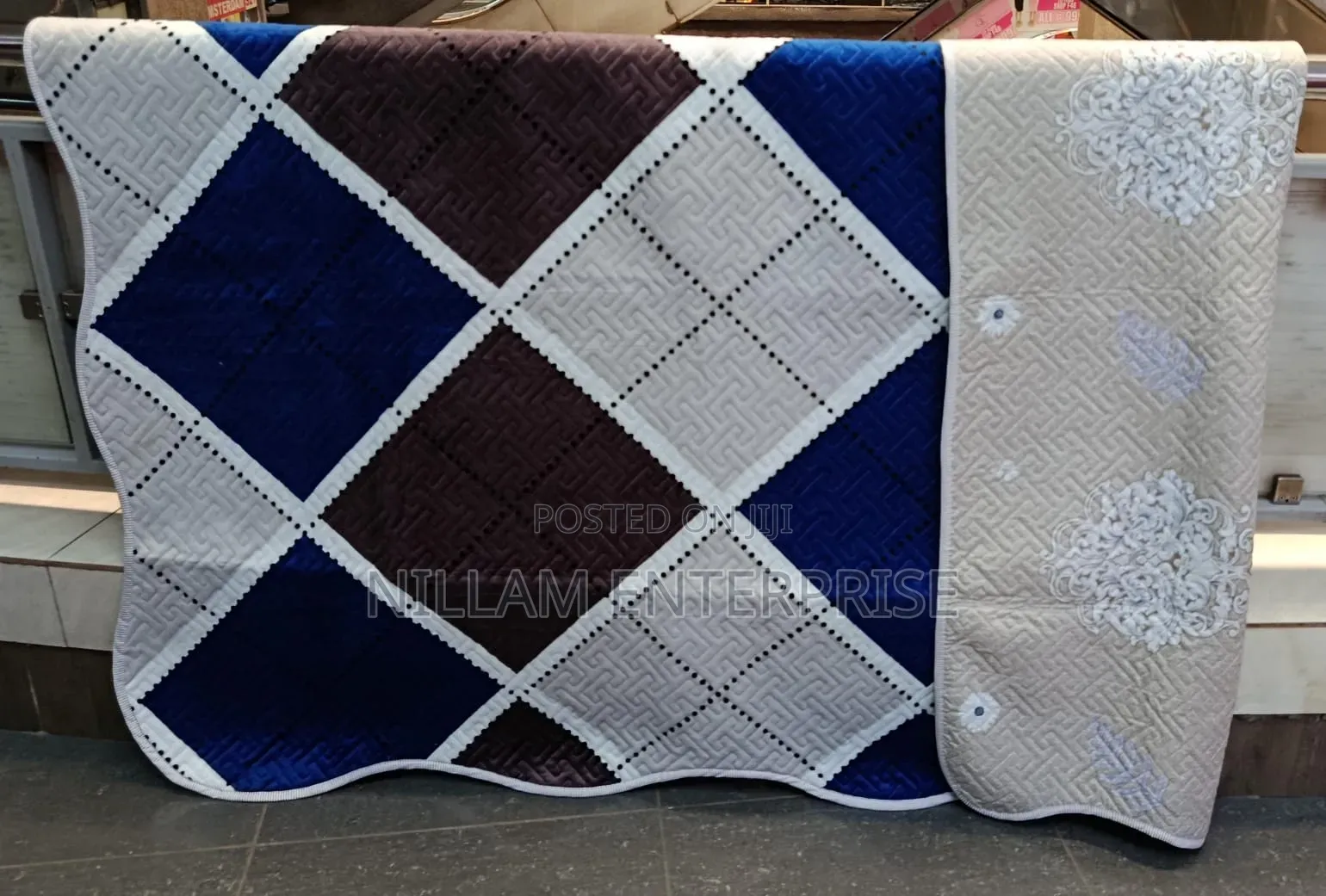 Quality Smooth Luxury Ultra Warm Weighted Bed Covers*