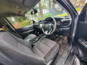 Toyota Hilux 2021 Gray