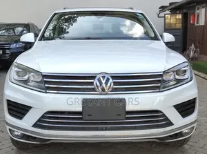 Volkswagen Touareg VR6 Sport AWD 4MOTION 2016 White