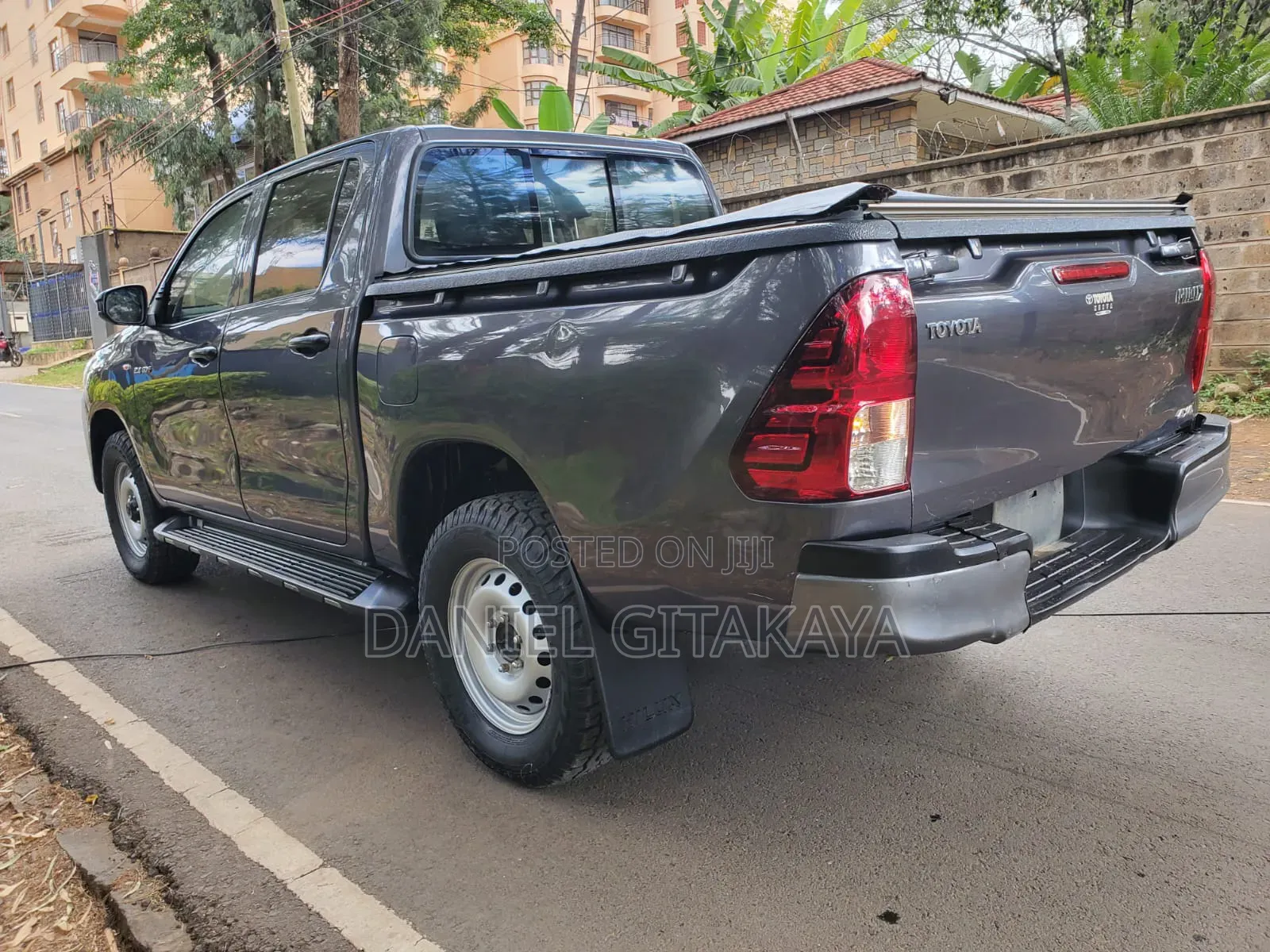 Toyota Hilux 2021 Gray