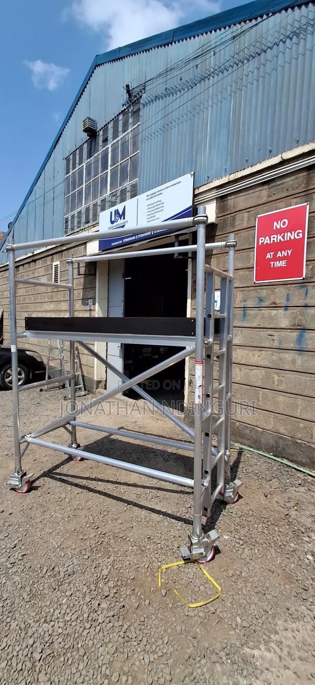 Aluminium Scaffold Ladder – Professional Height Access Solution - thumbnail 2