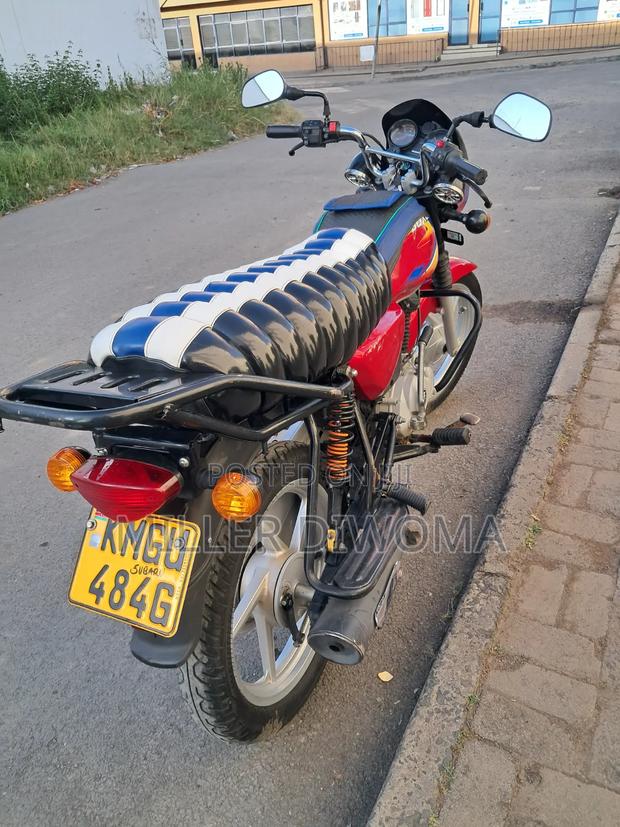 Bajaj Boxer 125 2025 Red - thumbnail 4