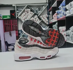 Airmax 95 Comet Red
Sizes : 40-45