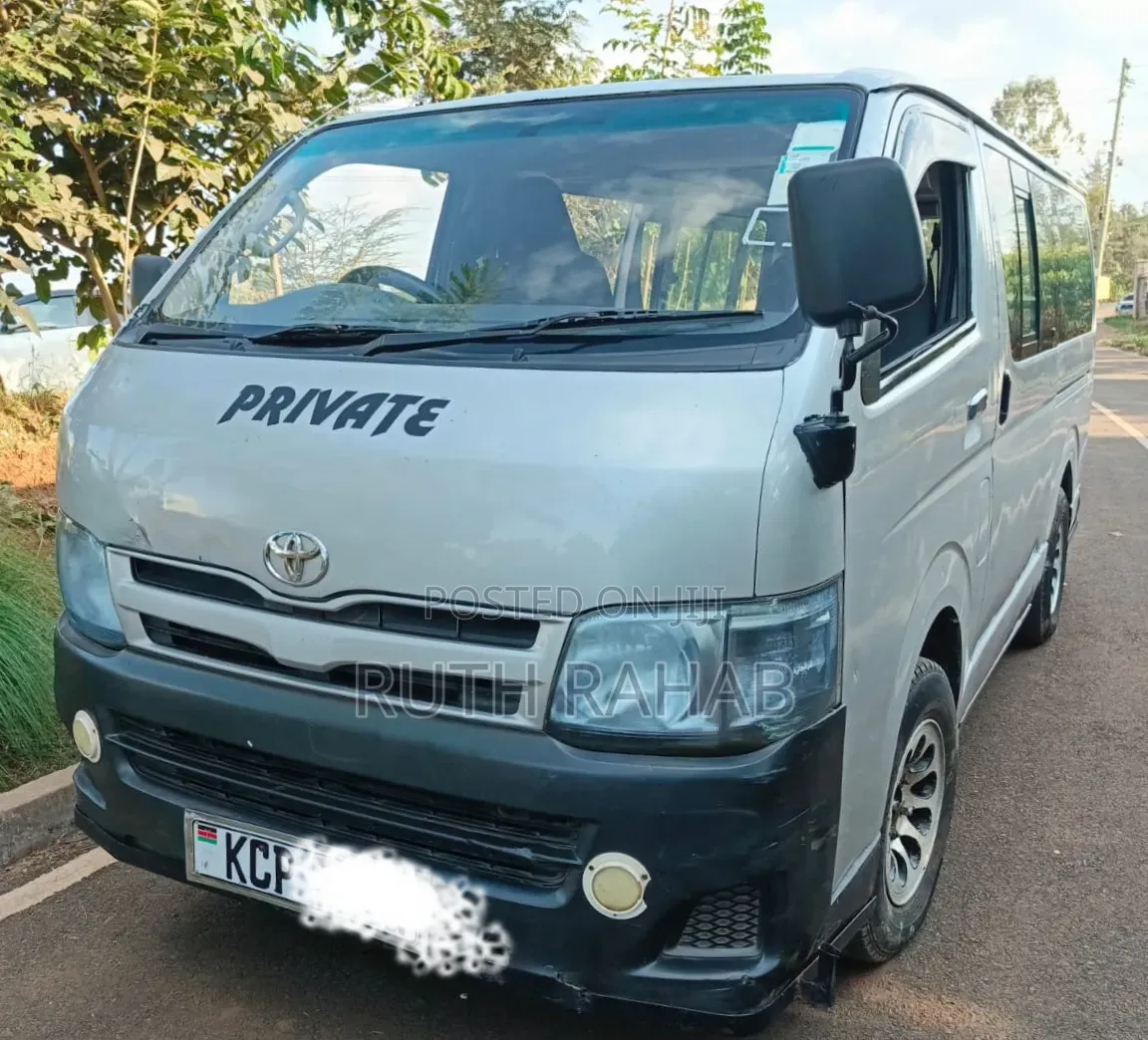 Toyota HiAce 2011 Silver