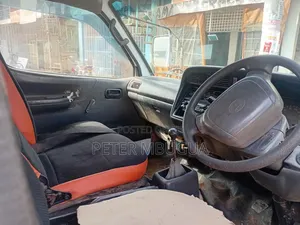 Toyota HiAce 2003 White